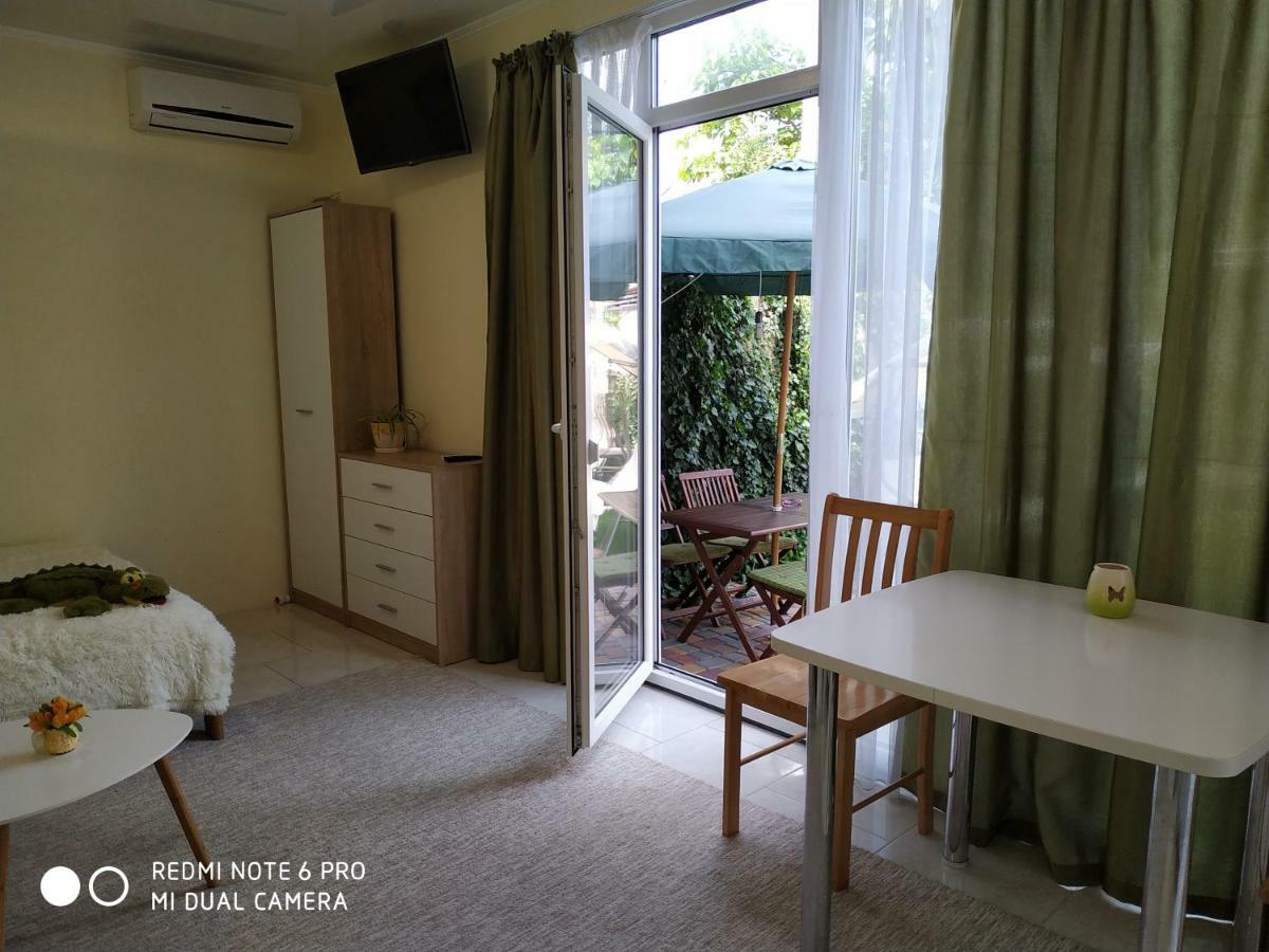 Guest House Butterfly Wing オデッサ エクステリア 写真