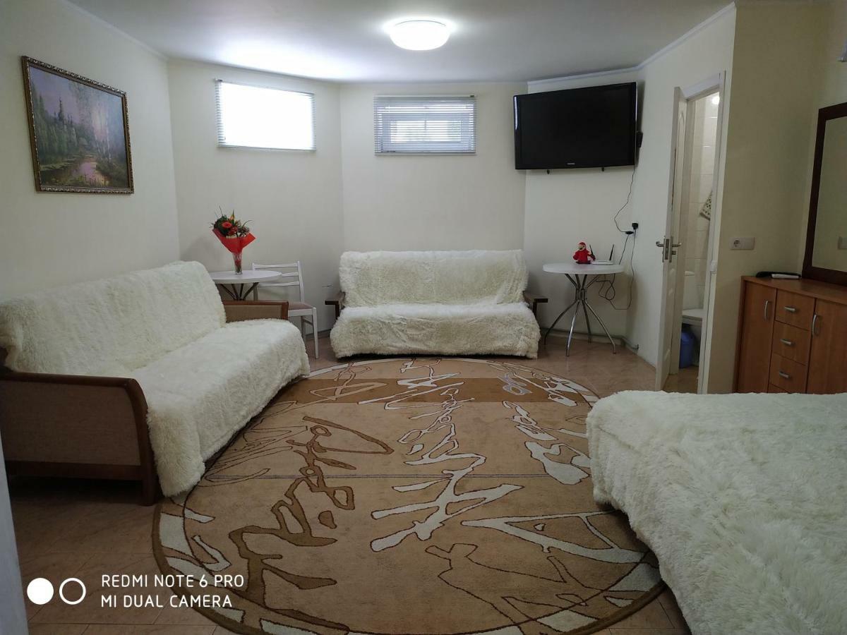 Guest House Butterfly Wing オデッサ エクステリア 写真